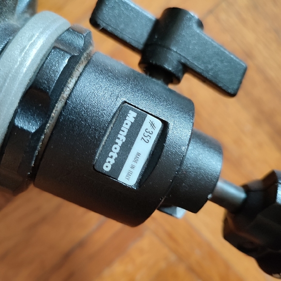 Manfrotto Tripod w/ Ballhead - Picture 5 of 8